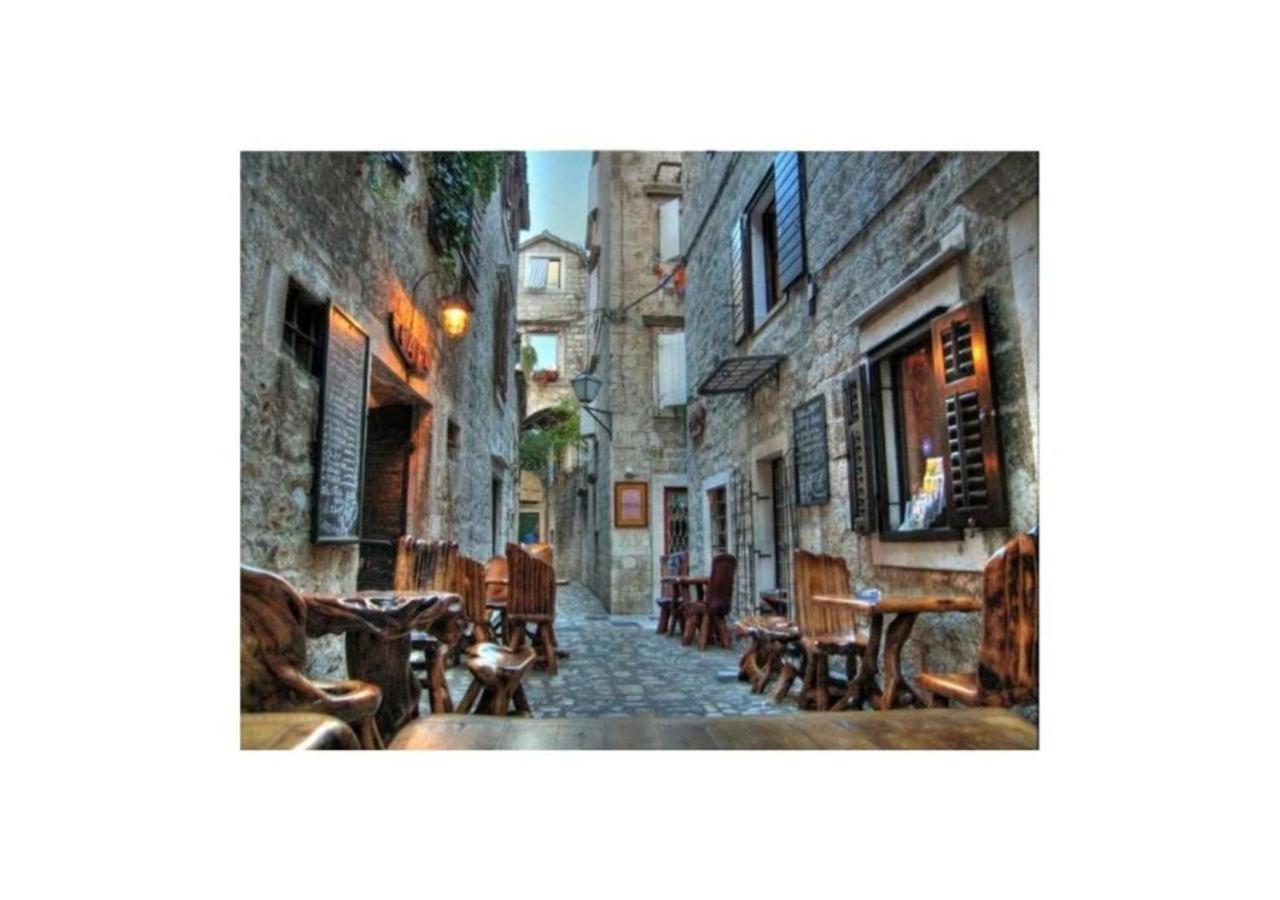 Apartment Capo Residence - Old Town - Parking Trogir Bagian luar foto