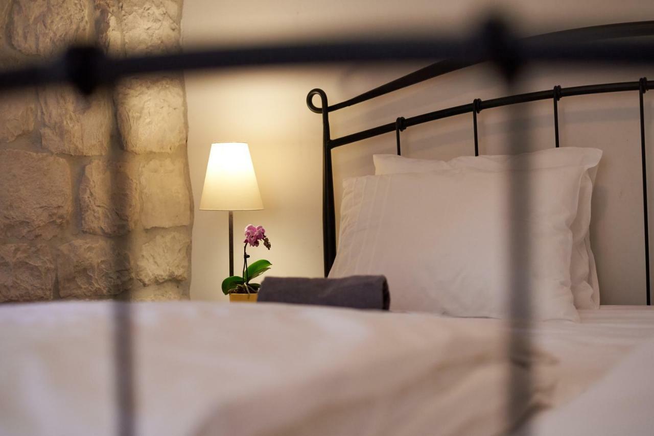 Apartment Capo Residence - Old Town - Parking Trogir Bagian luar foto
