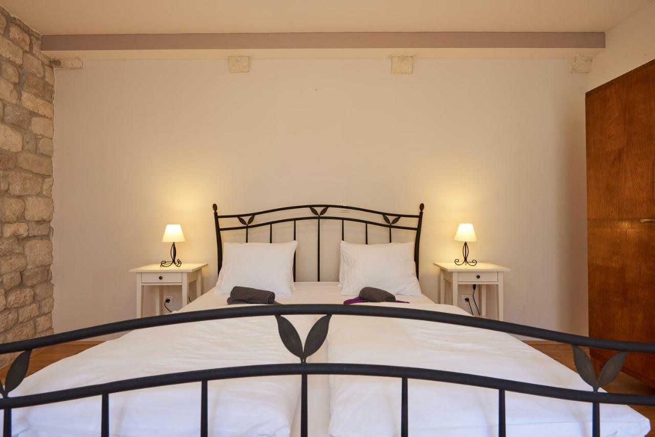 Apartment Capo Residence - Old Town - Parking Trogir Bagian luar foto
